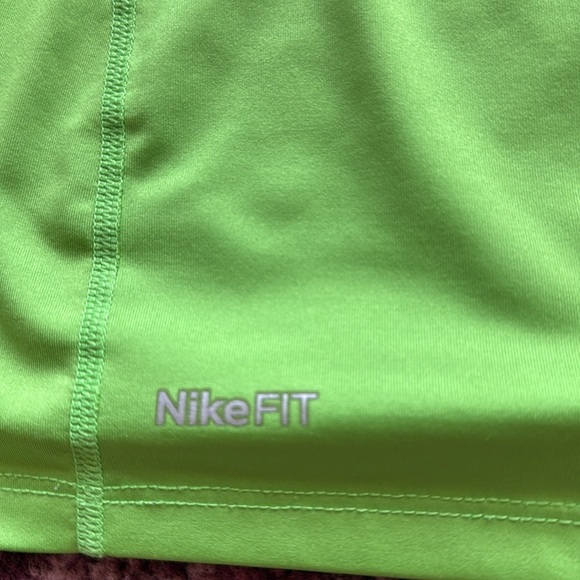 Nike Pro Lime Green NikeFit Fitted Performance Tee size M - Picture 9 of 10